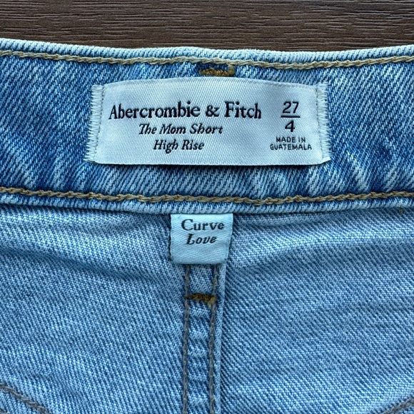 New Abercrombie & Fitch High Rise Distressed Mom Jean Shorts Light Wash Size 4 - Picture 6 of 7